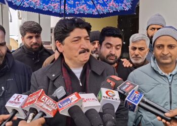 MLA Sonawari Reviews Snow Clearance, Holds Meeting with Concerned Departments