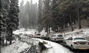 Tangmarg-Gulmarg Road Closed Due to Heavy Snowfall, Landslides