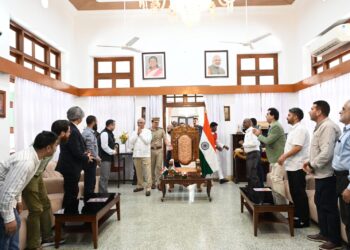 Kerala Governor Highlights Cultural Bond as Kashmir Media Delegation Visits PIB