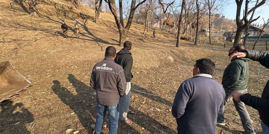 1.05 Kanal Kahcharai Land Retrieved in Joint Anti-Encroachment Drive in Larnoo Anantnag