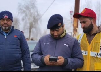 Sub-Divisional Administration Beerwah Conducts Drive Against Wrong Parking