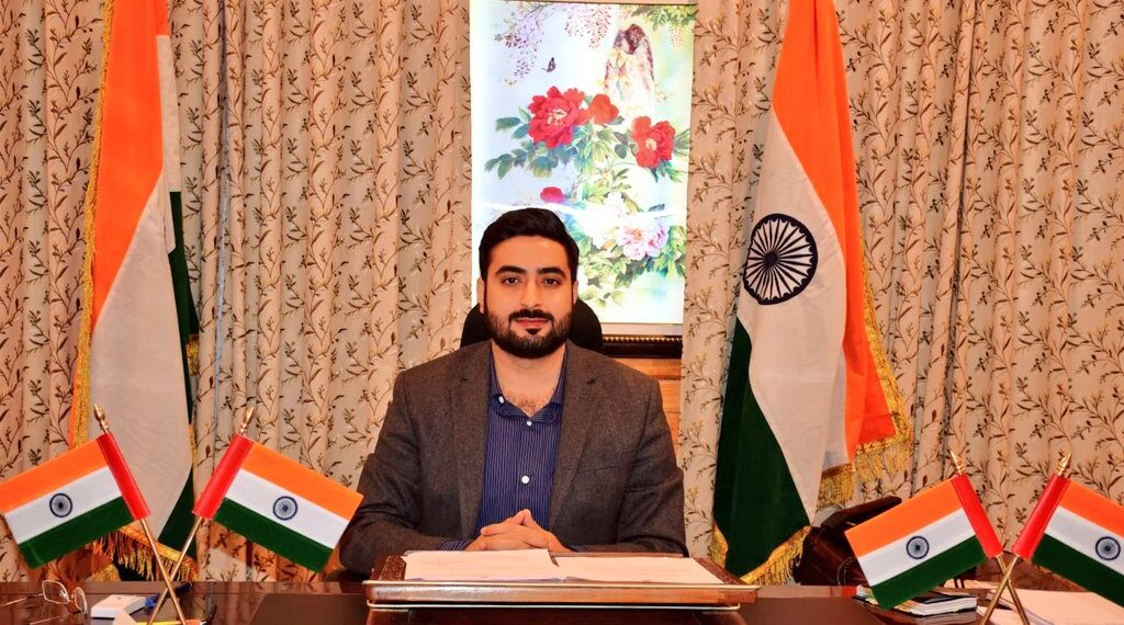 “Centre Funding Key Projects to Decongest Srinagar Traffic”: DC Srinagar Akshay Labroo