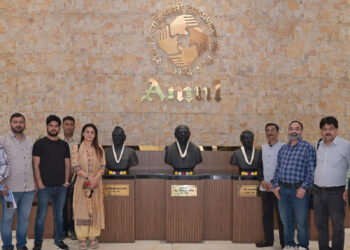 PIB Jammu Media Delegation Visits IOCL Refinery and Amul Dairy in Gujarat