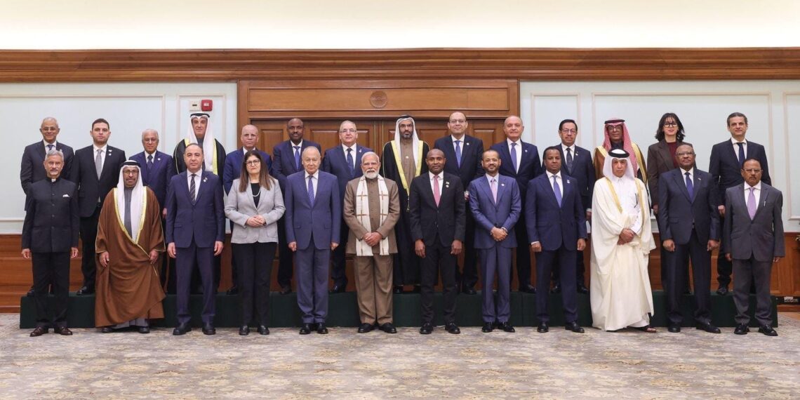 PM Modi Meets Palestinian Foreign Minister, Reiterates India’s Firm Support; Engages Arab League Leaders