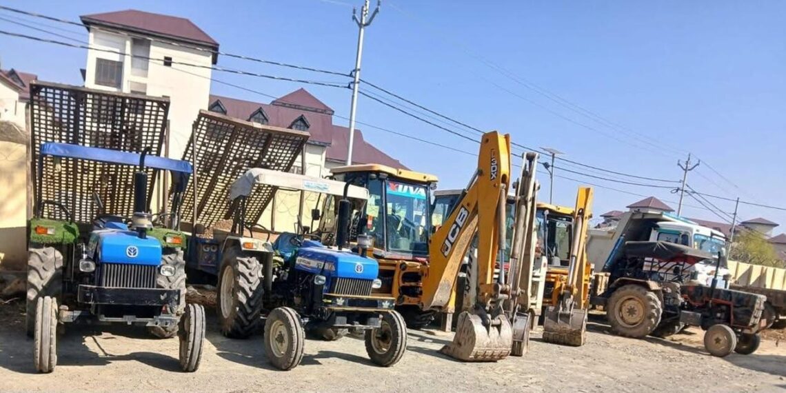 Anantnag Police Seize 3 JCBs, 4 Tractors Involved in Illegal Mining