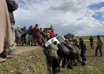Indian Army Provides Timely Assistance in Road Accident Near Malangam