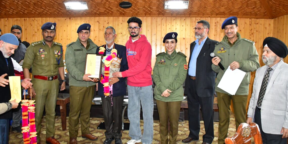 Srinagar Police Accords Warm Send-Off to Retiring Officers
