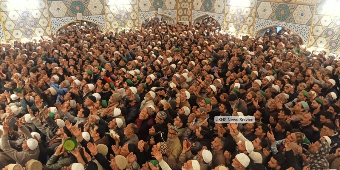 Thousands Observe Martyrdom Anniversary of Imam Ali (AS) at Hazratbal Shrine