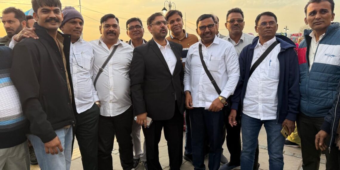 Satish Sharma Interacts with Tourists in Srinagar, Reviews Facilities at Mughal Gardens