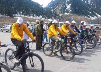 DYSS Organises Cycle Rally to Promote Road Safety in Gurez