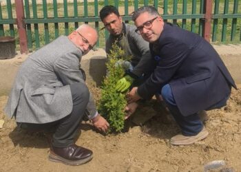 Green Campuses, Healthier Kashmir: PARAS Health, Kashmir Concern Lead Valley-Wide Climate Push