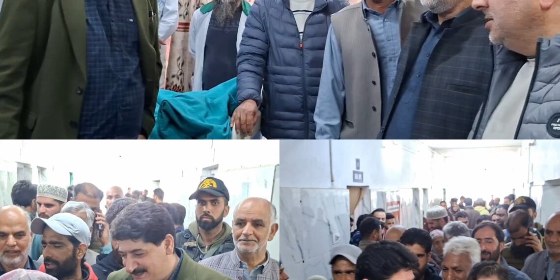 MLA Sonawari Visits Sumbal CHC, Reviews Healthcare Services; Offers Condolences to Bereaved Family
