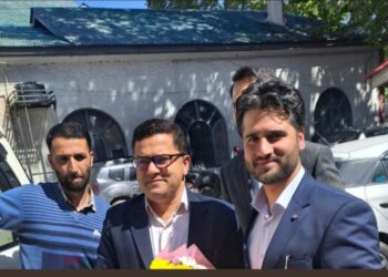 Director A&T Kashmir Visits Saddar Treasury Srinagar, Reviews Pension and Service Facilities