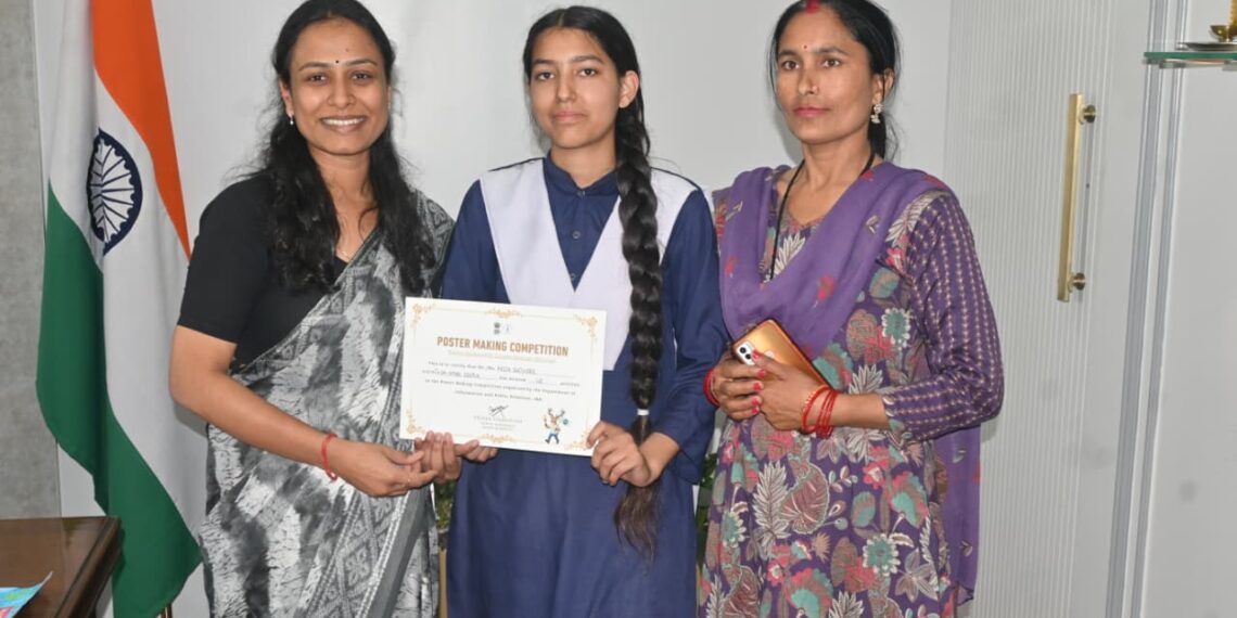 Director Information Honours Winners of Anti-Drug Creative Contest in Jammu