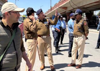 DIG Traffic Kashmir Cracks Down on Congestion, Conducts City-Wide Review in Srinagar