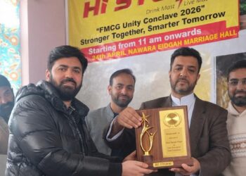 Unibic’s Imtiyaz Ahmad Felicitated for Sales Excellence at Kashmir Mega Distributor Meet