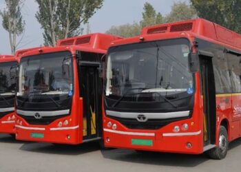 Transporters’ Strike Disrupts Movement in Kashmir Over Smart City Bus Expansion