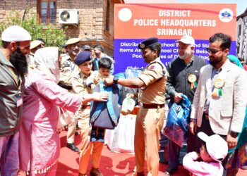 Srinagar Police Extends Helping Hand to EWS Children Under Civic Action Programme