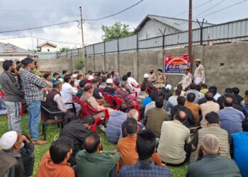 Yaripora Unites Against Drugs: Police Lead Grassroots Awareness Drive in Kulgam