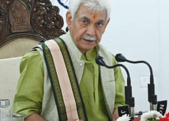 LG Sinha Reviews Security, Anti-Drug Drive; Calls for Stronger Coordination Ahead of Yatra Season