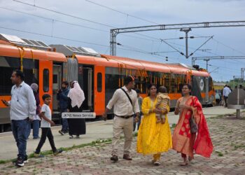 Extended Vande Bharat Flagged Off on Jammu-Srinagar Route