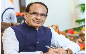 Centre Pushes Aggressive Agri Reforms, Chouhan Orders Crackdown on Fertiliser Hoarding & Fast-Track Farmer ID Drive