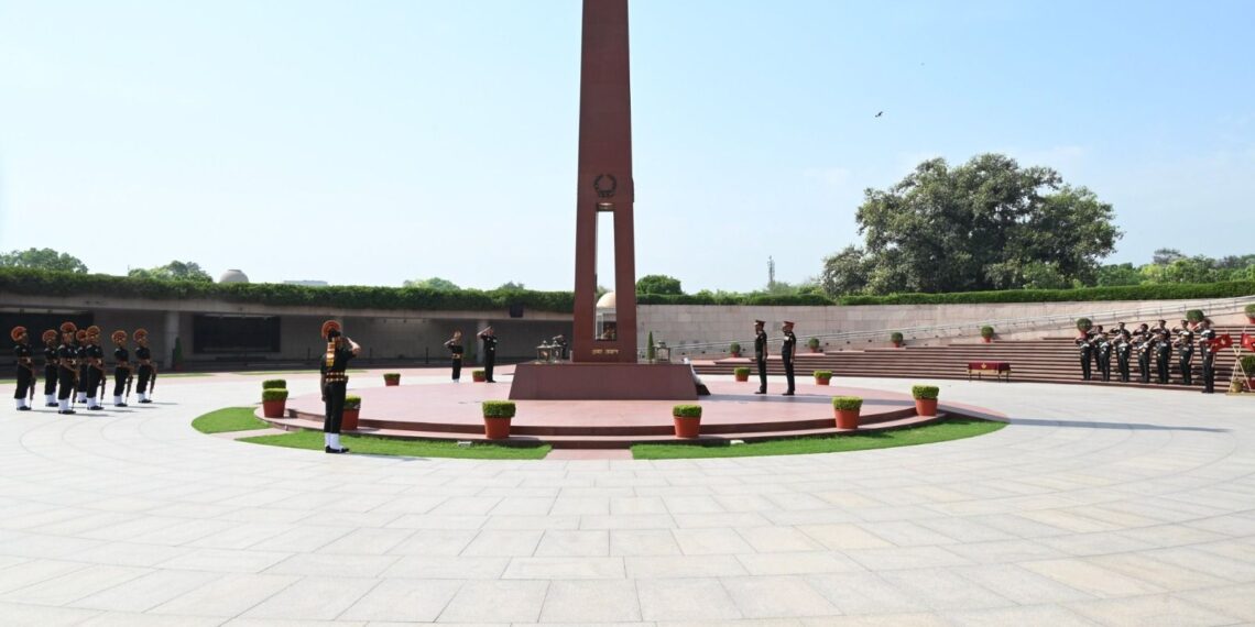 47th Raising Day of Mechanised Infantry Regiment Commemorated at National War Memorial