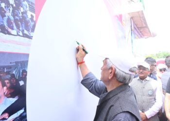“We Will Break the Back of Drug Networks, Free J&K from Addiction”: LG Manoj Sinha