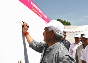 “Drug-Free J&K Mission Gains Momentum as LG Sinha Leads Public Mobilisation in Samba”
