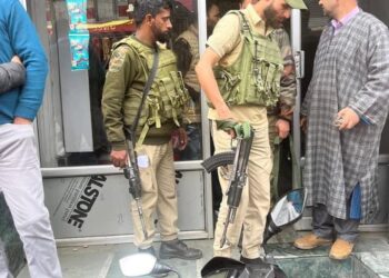 Anantnag Police Intensifies Action Against Drug Abuse; Medical Store Sealed Over Illegal Sale of Controlled Drugs