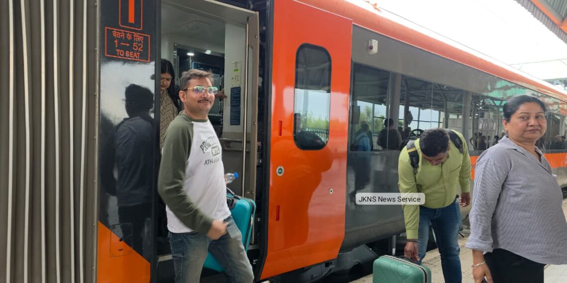 Historic Rail Link Strengthened as Vande Bharat Reaches Srinagar; Passengers Call Journey ‘Life-Changing’