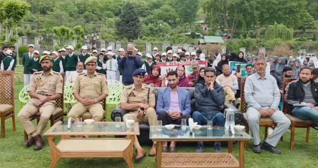 “Manasbal Lake Turns Into Symbol of Anti-Drug Movement as Grand Shikara Rally Spreads Awareness Across Ganderbal”
