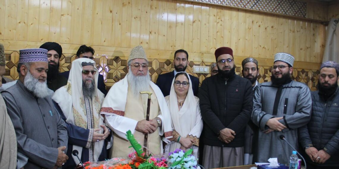 AIIO Head Lauds Reforms in J&K Waqf Board, Terms It a Model Institution