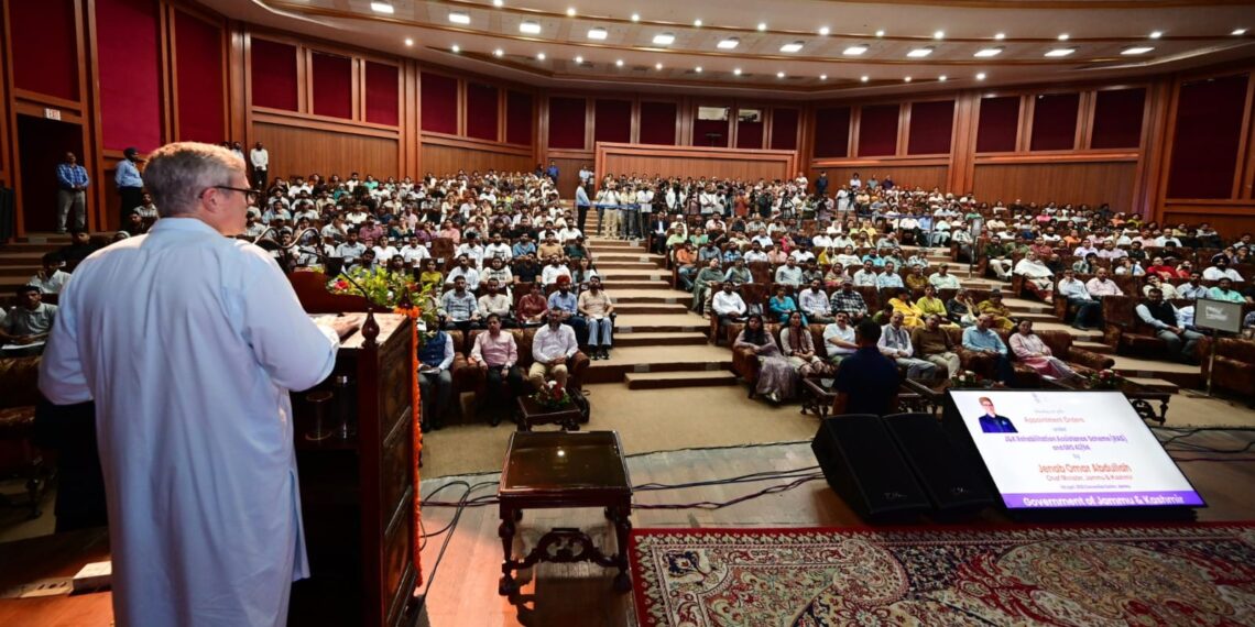 CM Omar Abdullah Distributes Appointment Orders to 124 Beneficiaries Under SRO-43