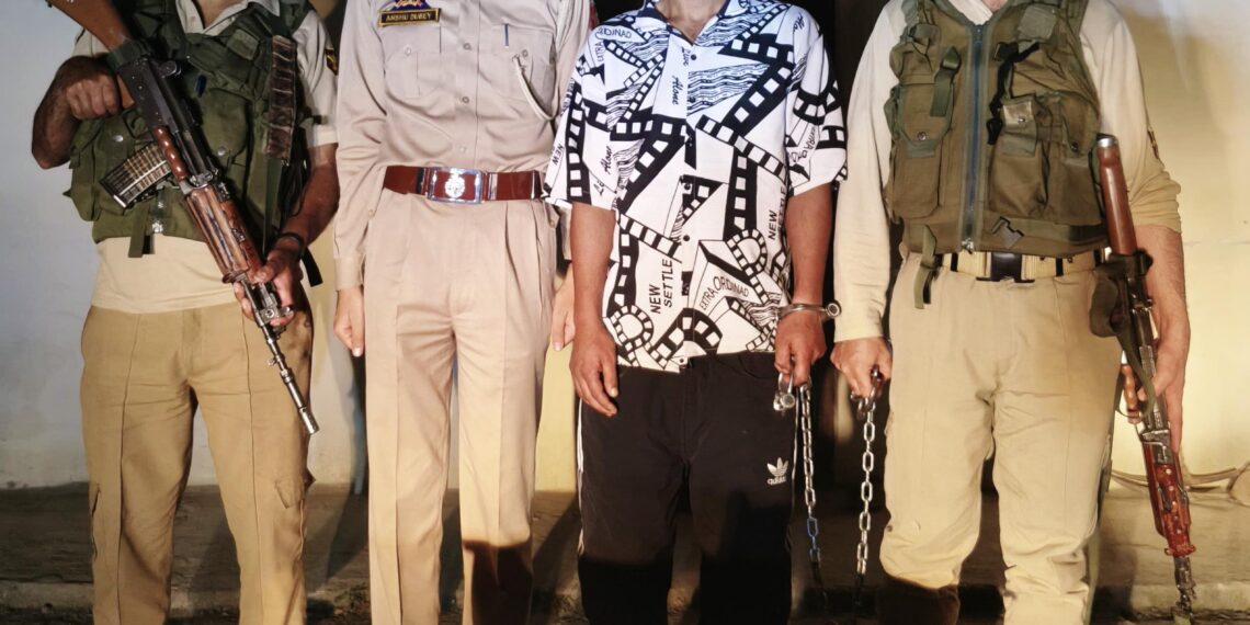 Anti-Drug Crackdown Intensifies in Pulwama, Two Held With Heroin-Like Substance