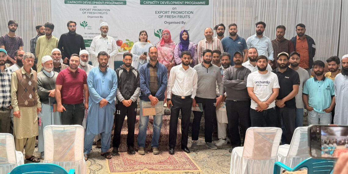 Kashmir Farmers Trained to Tap Global Fruit Markets at APEDA-Led Programme