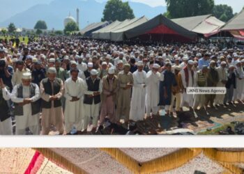 Eid-ul-Adha Being Celebrated Across J&K; Thousands Offer Prayers at Hazratbal