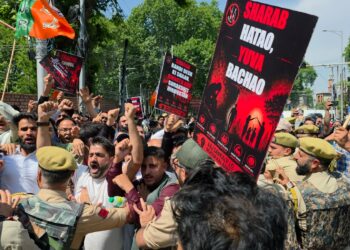 BJP Leaders Detained as Police Foil March Towards CM Omar Abdullah’s Residence Over Liquor Sales in Kashmir