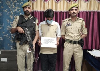 Two Drug Peddlers Arrested, Over 3 Kg Charas & Heroin Seized in Anantnag