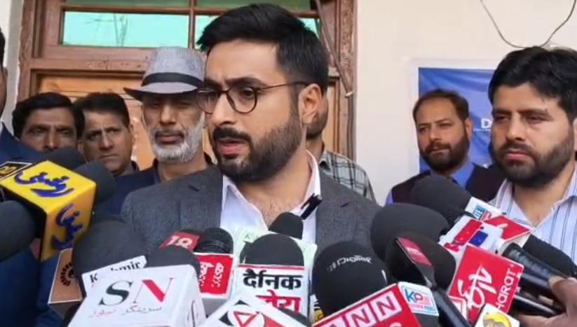 DC Srinagar Reviews Eid Preparations, Says Fencing Work on Badshah Bridge and Cement Kadal to Begin Soon