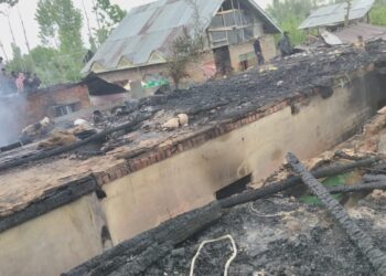 Midnight Blaze Ravages Multiple Houses in Sopore’s Trumgund, Families Lose Everything