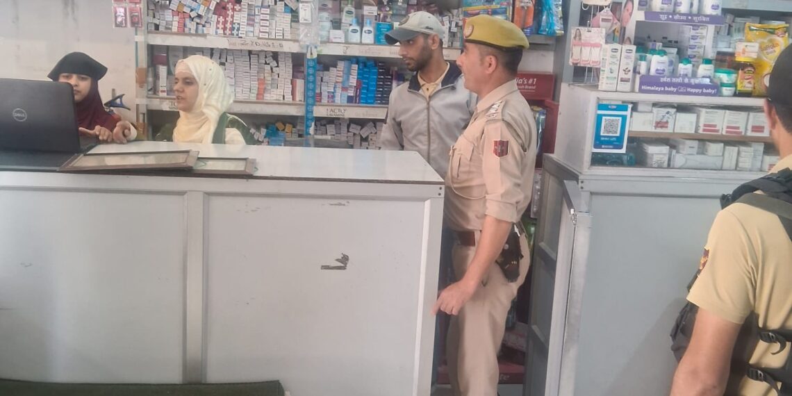Srinagar Police Continues Inspection of Medical Shops Across District Under Nasha Mukt J&K Abhiyan