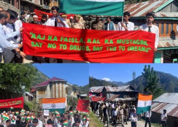 Mass Anti-Drug Awareness Drive Held in Karnah’s Parada Village, Youth Lead ‘Say No to Drugs’ Campaign