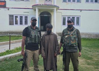 Shopian Police Bust Drug Movement, Recover 928 Grams Charas-Like Substance; One Held