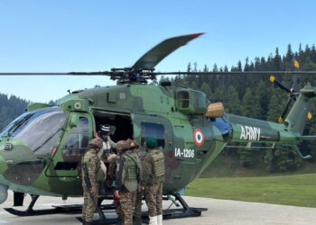 Indian Army Executes High-Altitude Rescue Operation; 24 Tourists Safely Evacuated from Sunshine Peak, Gulmarg