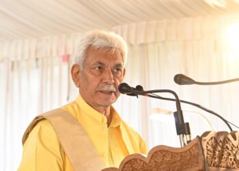 “J&K’s Artisans Are Keepers of Our Identity”: LG Sinha at Rang-e-Kashmir Cultural Festival