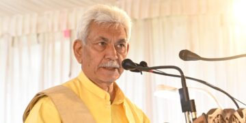 “J&K’s Artisans Are Keepers of Our Identity”: LG Sinha at Rang-e-Kashmir Cultural Festival