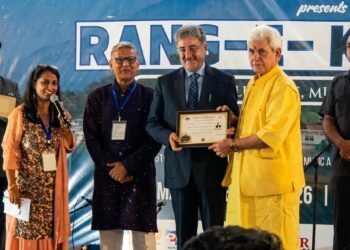 LG Sinha Honours Veteran Filmmaker Mushtaaque Ali Ahmad Khan for Four Decades of Cultural Excellence