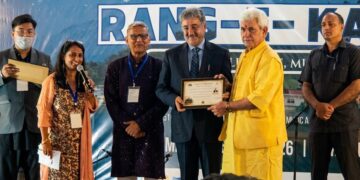 LG Sinha Honours Veteran Filmmaker Mushtaaque Ali Ahmad Khan for Four Decades of Cultural Excellence