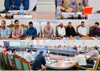 Amit cautions public against Cyber Criminals during Census Review Meeting at Kupwara